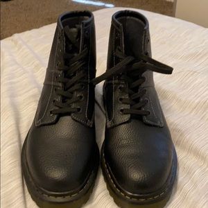 Doc Martens Never Worn Roseland Boots US M 10